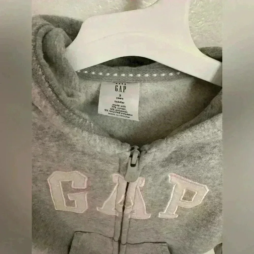 Toddler girl gap sweater.